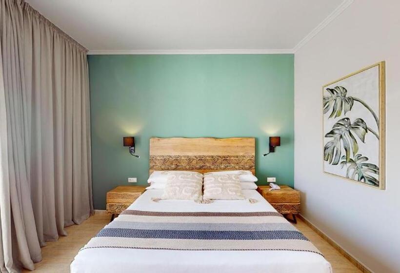 בית מלון כפרי Garden Playanatural - Adults Only