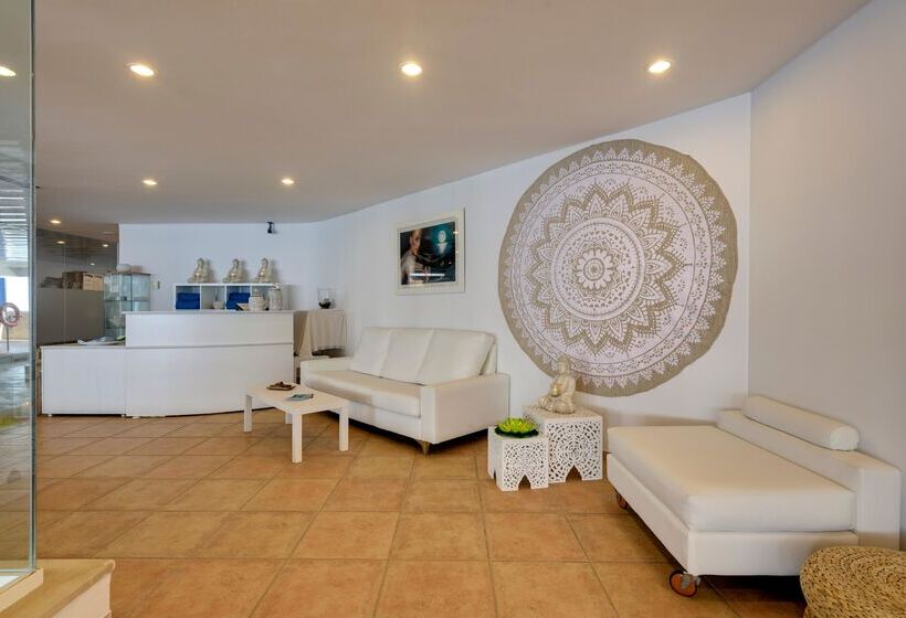 בית מלון כפרי Garden Playanatural - Adults Only