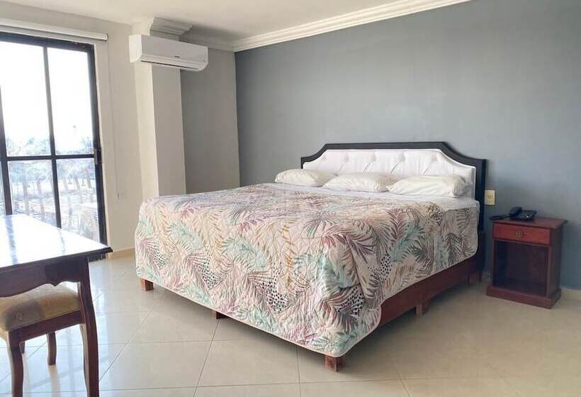 Отель Grand Royal Tampico