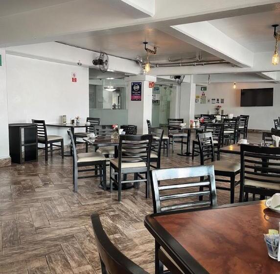 Hi Hotel Impala Queretaro