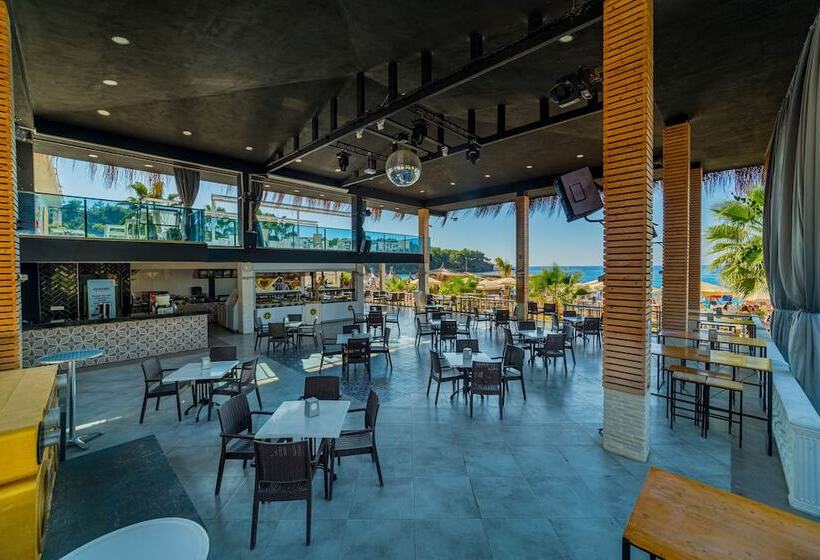 ホテル Justiniano Club Alanya