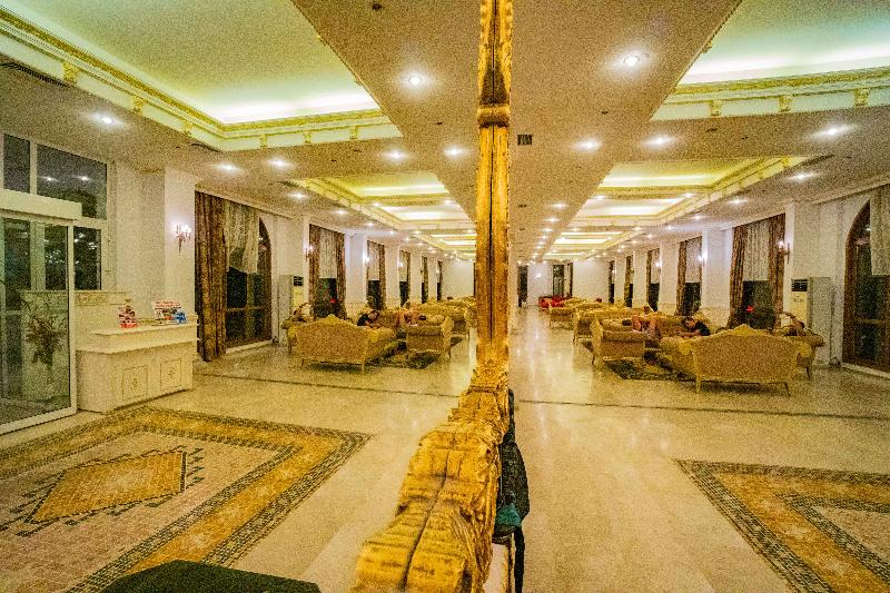 酒店 Larina Resort & Spa