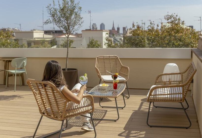 Отель Líbere Barcelona Sant Antoni