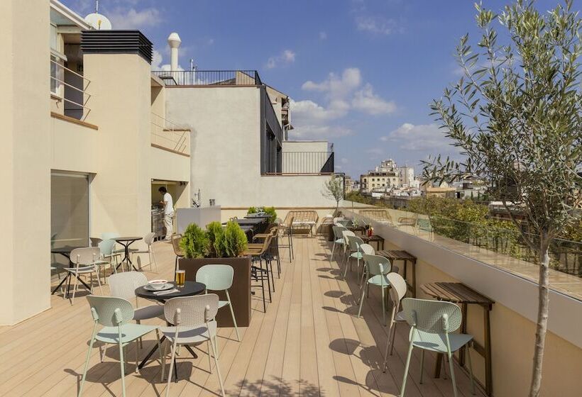 Отель Líbere Barcelona Sant Antoni