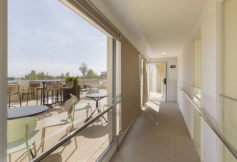 Отель Líbere Barcelona Sant Antoni