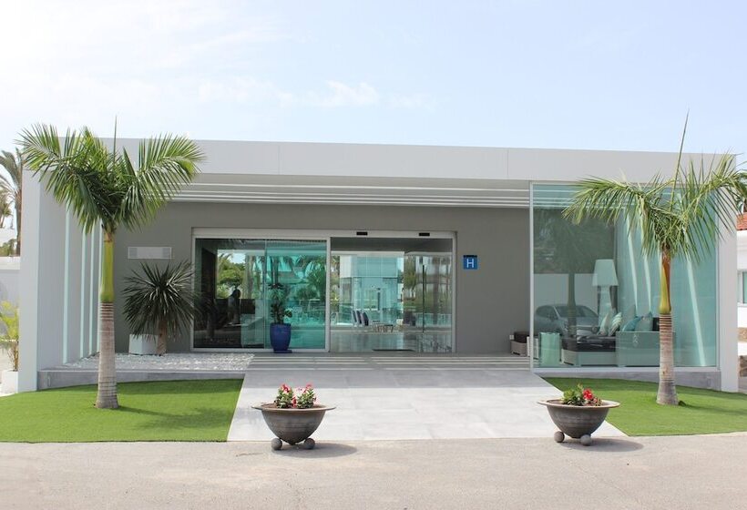 ホテル Livvo Dunagolf Suites