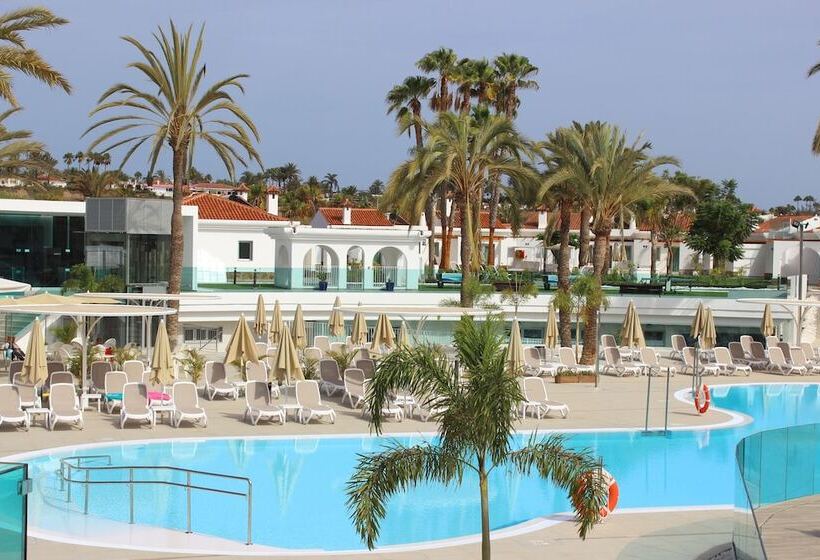 ホテル Livvo Dunagolf Suites