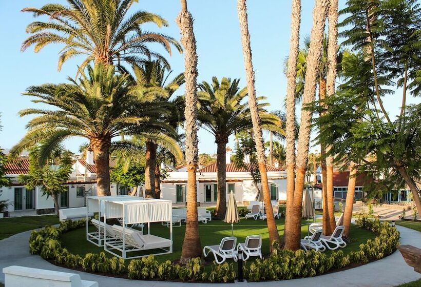 ホテル Livvo Dunagolf Suites