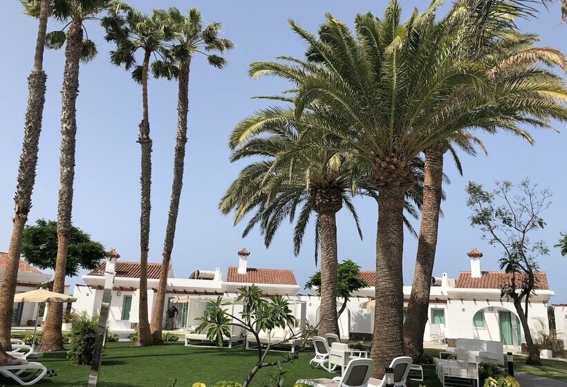 ホテル Livvo Dunagolf Suites