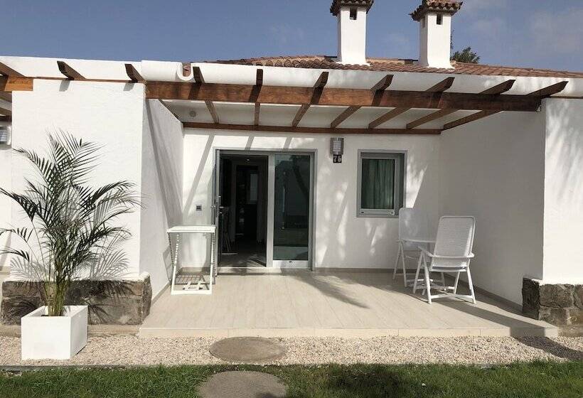 ホテル Livvo Dunagolf Suites