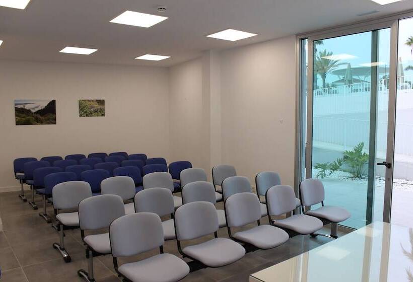 ホテル Livvo Dunagolf Suites