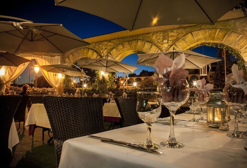 בית מלון כפרי Los Arcos