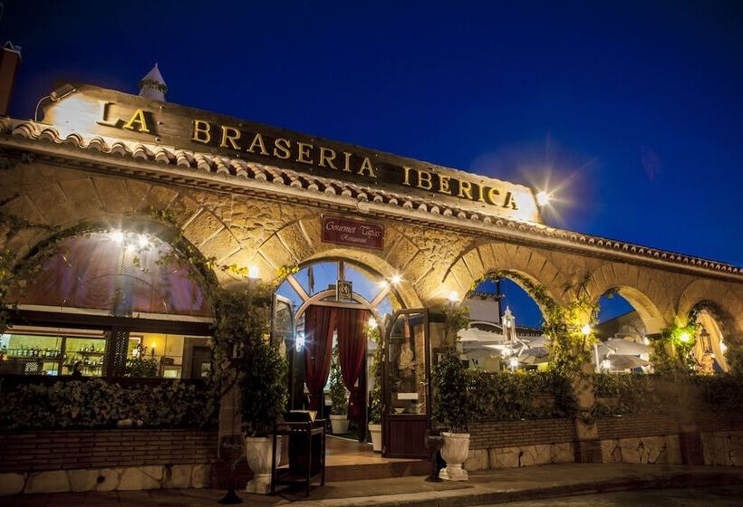 בית מלון כפרי Los Arcos