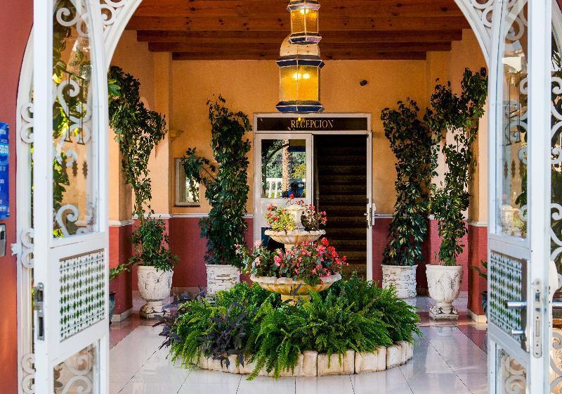 בית מלון כפרי Los Arcos