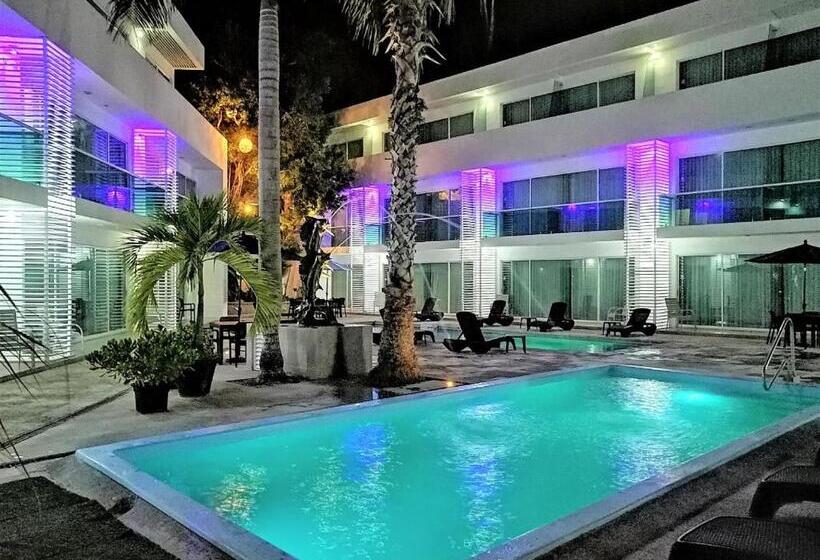 هتل Los Cocos Chetumal