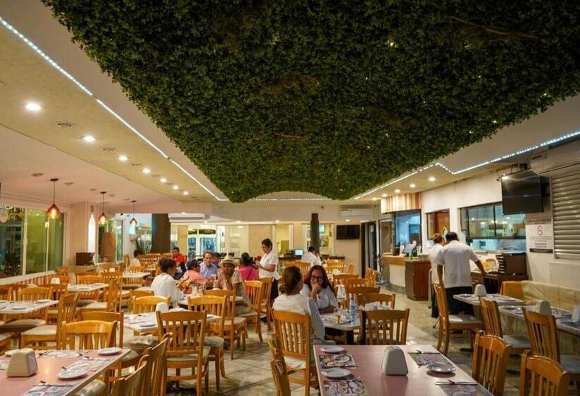 هتل Los Cocos Chetumal