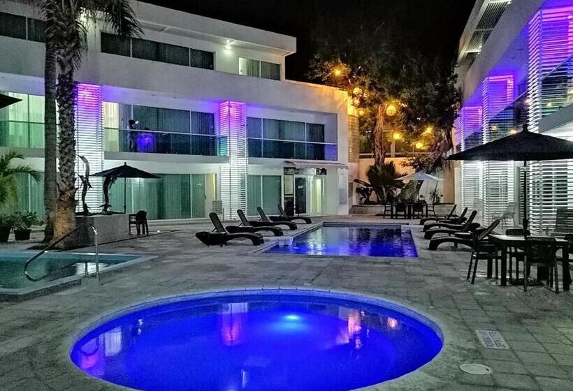 هتل Los Cocos Chetumal