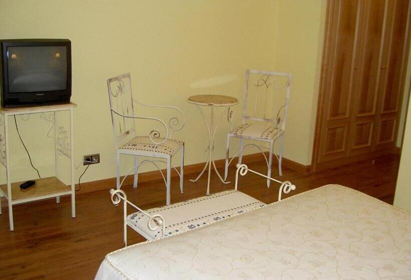 فندق Manrique De Lara