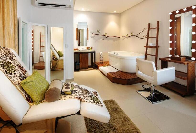 Отель Margaritaville Island Reserve Riviera Cancún A Karisma - All Inclusive Experience For All