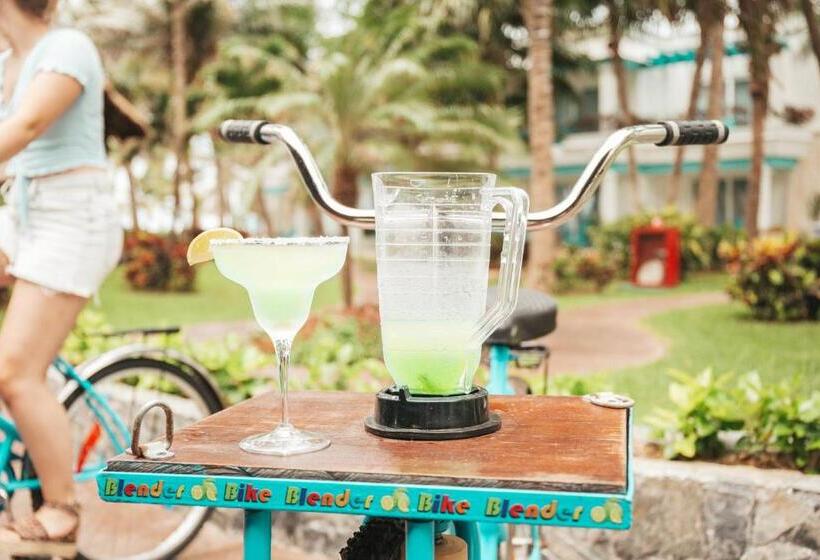 Отель Margaritaville Island Reserve Riviera Cancún A Karisma - All Inclusive Experience For All