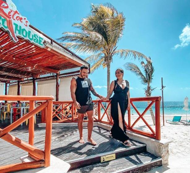 Отель Margaritaville Island Reserve Riviera Cancún A Karisma - All Inclusive Experience For All