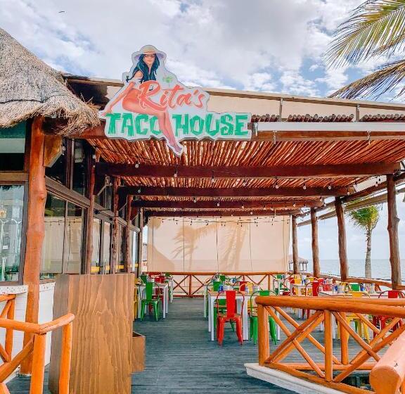 Отель Margaritaville Island Reserve Riviera Cancún A Karisma - All Inclusive Experience For All