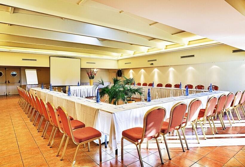 هتل Negroponte Resort Eretria