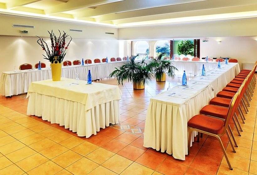 هتل Negroponte Resort Eretria