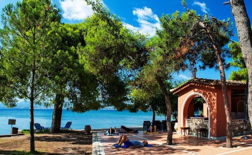 هتل Negroponte Resort Eretria