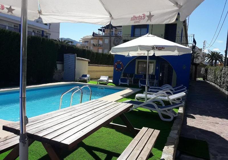 فندق Oasis Beach