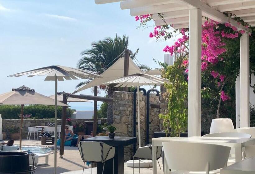 Отель Ostraco Suites