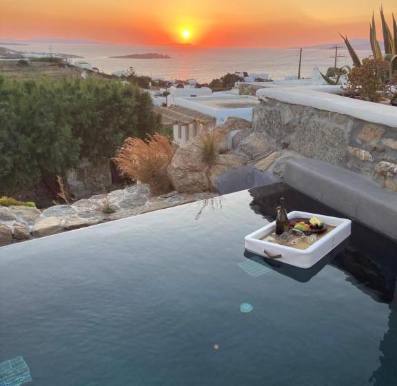 Отель Ostraco Suites