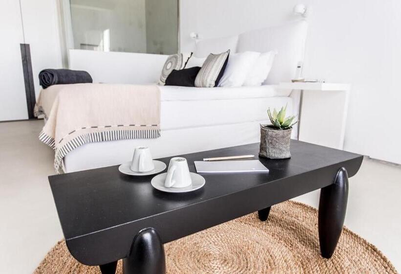 Отель Ostraco Suites