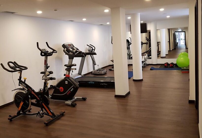 ホテル Santa Cruz Village