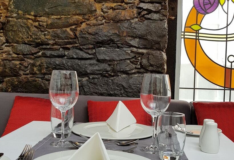 ホテル Santa Cruz Village