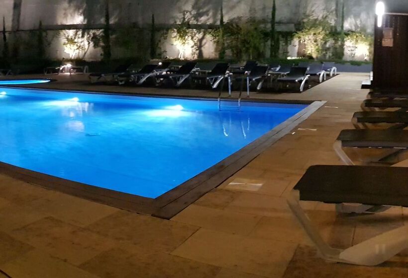 ホテル Santa Cruz Village