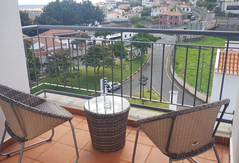 ホテル Santa Cruz Village