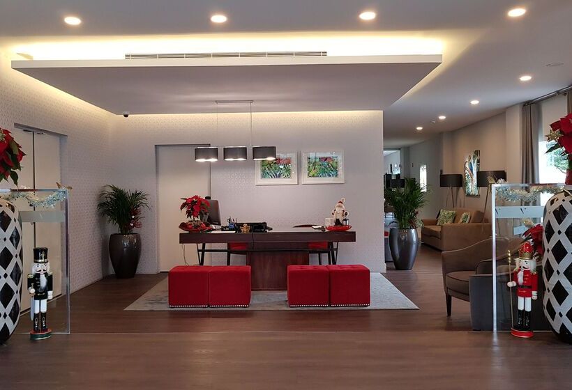 ホテル Santa Cruz Village