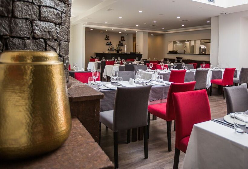 ホテル Santa Cruz Village