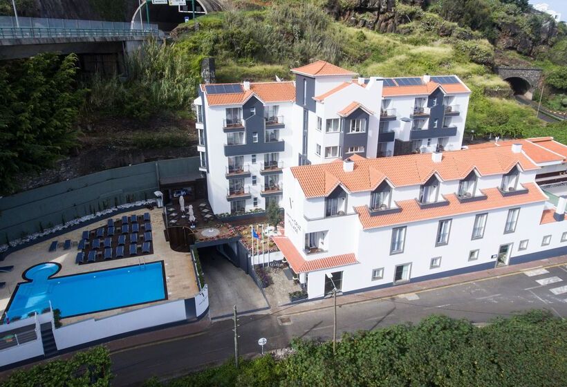 ホテル Santa Cruz Village