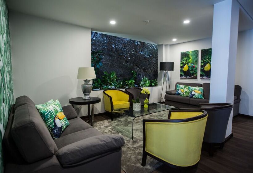 ホテル Santa Cruz Village