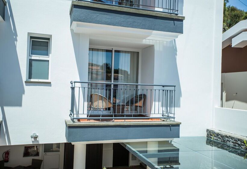 ホテル Santa Cruz Village