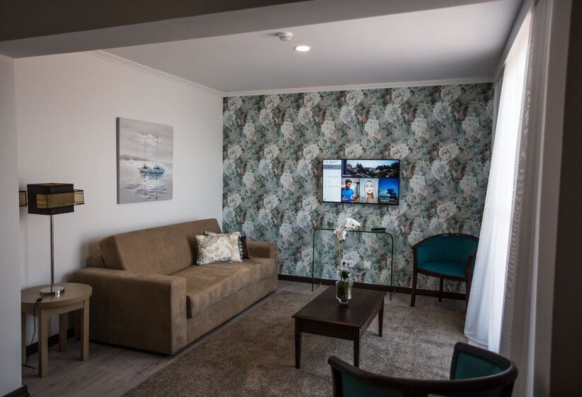 ホテル Santa Cruz Village