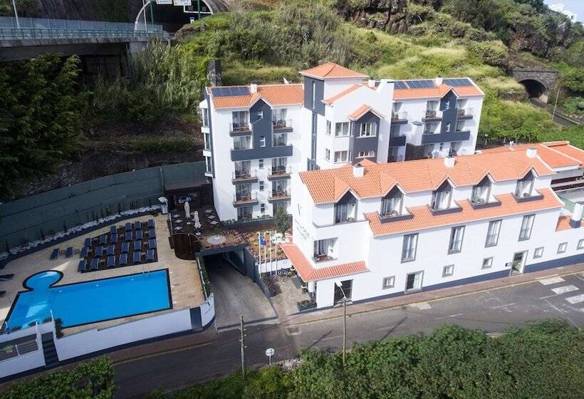 ホテル Santa Cruz Village