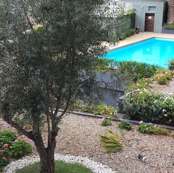 ホテル Santa Cruz Village