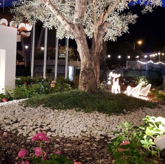 ホテル Santa Cruz Village