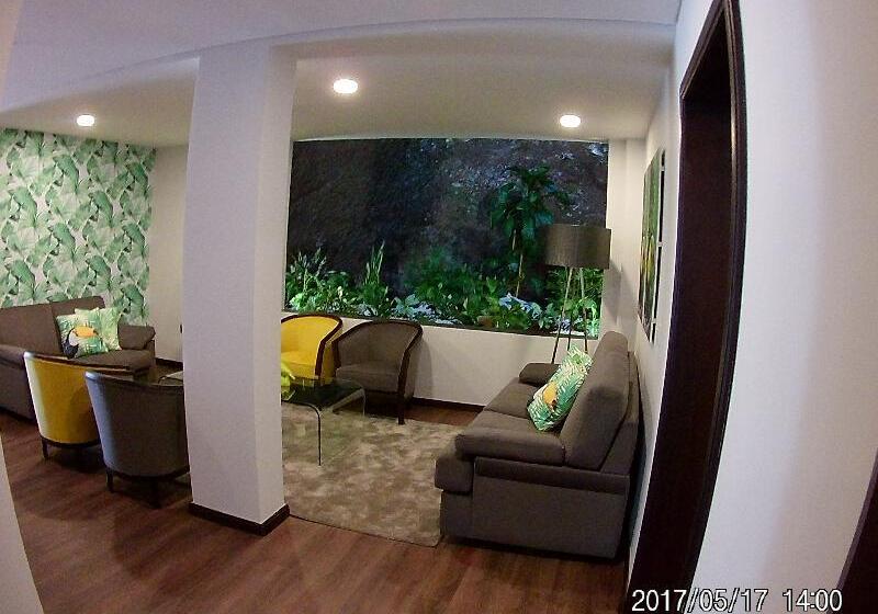 ホテル Santa Cruz Village