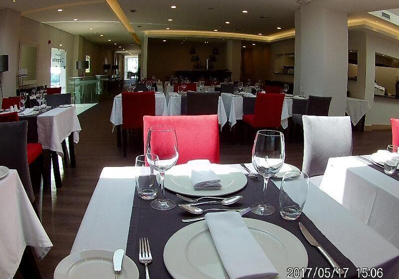 ホテル Santa Cruz Village