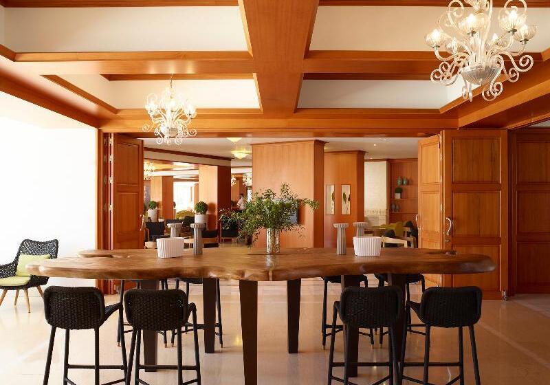 Отель Serita Beach