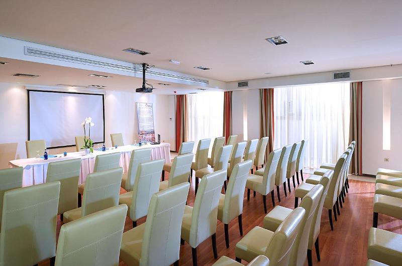 בית מלון כפרי Sissi Bay Resort